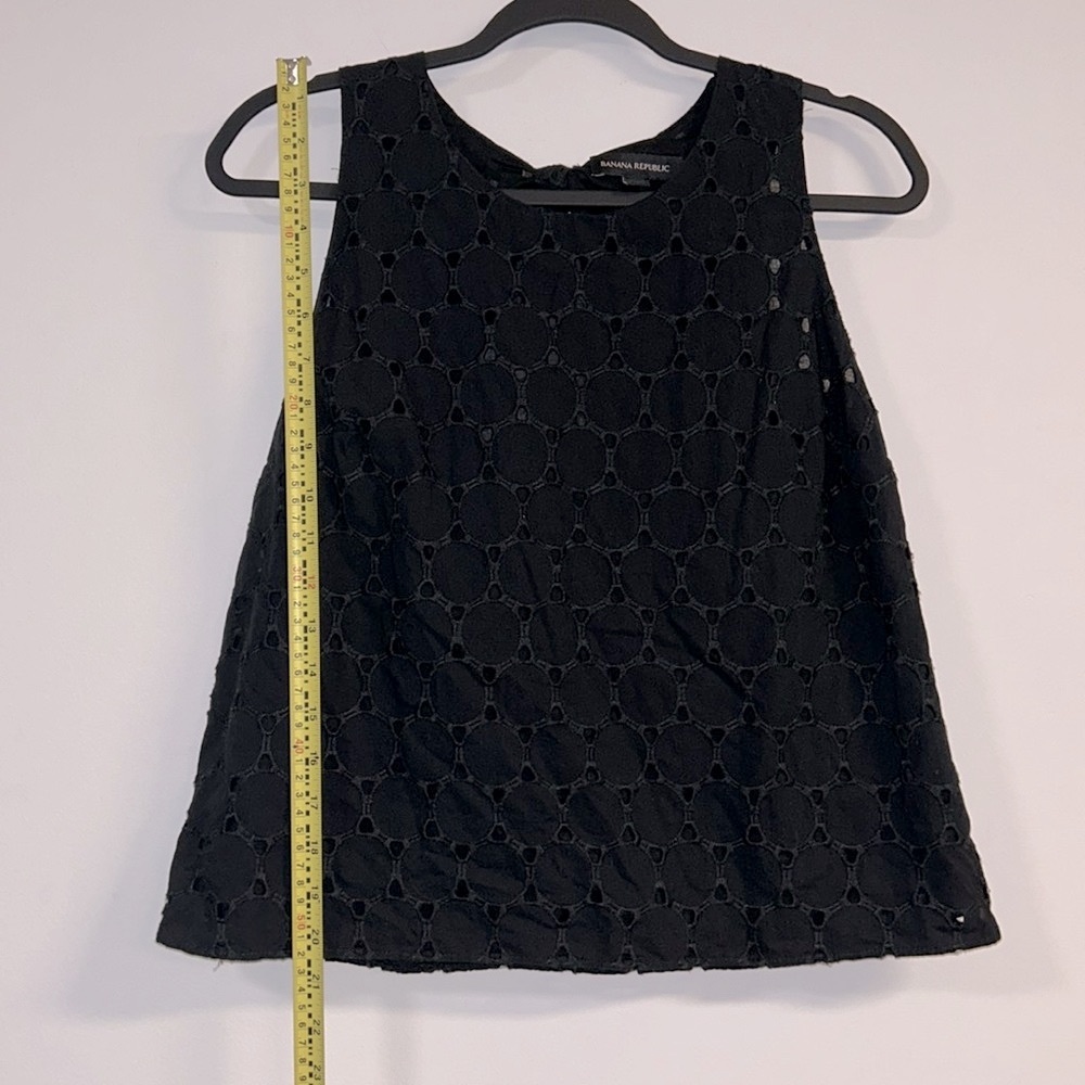 Banana Republic Black loose fit blouse with cutout back - Picture 5 of 10